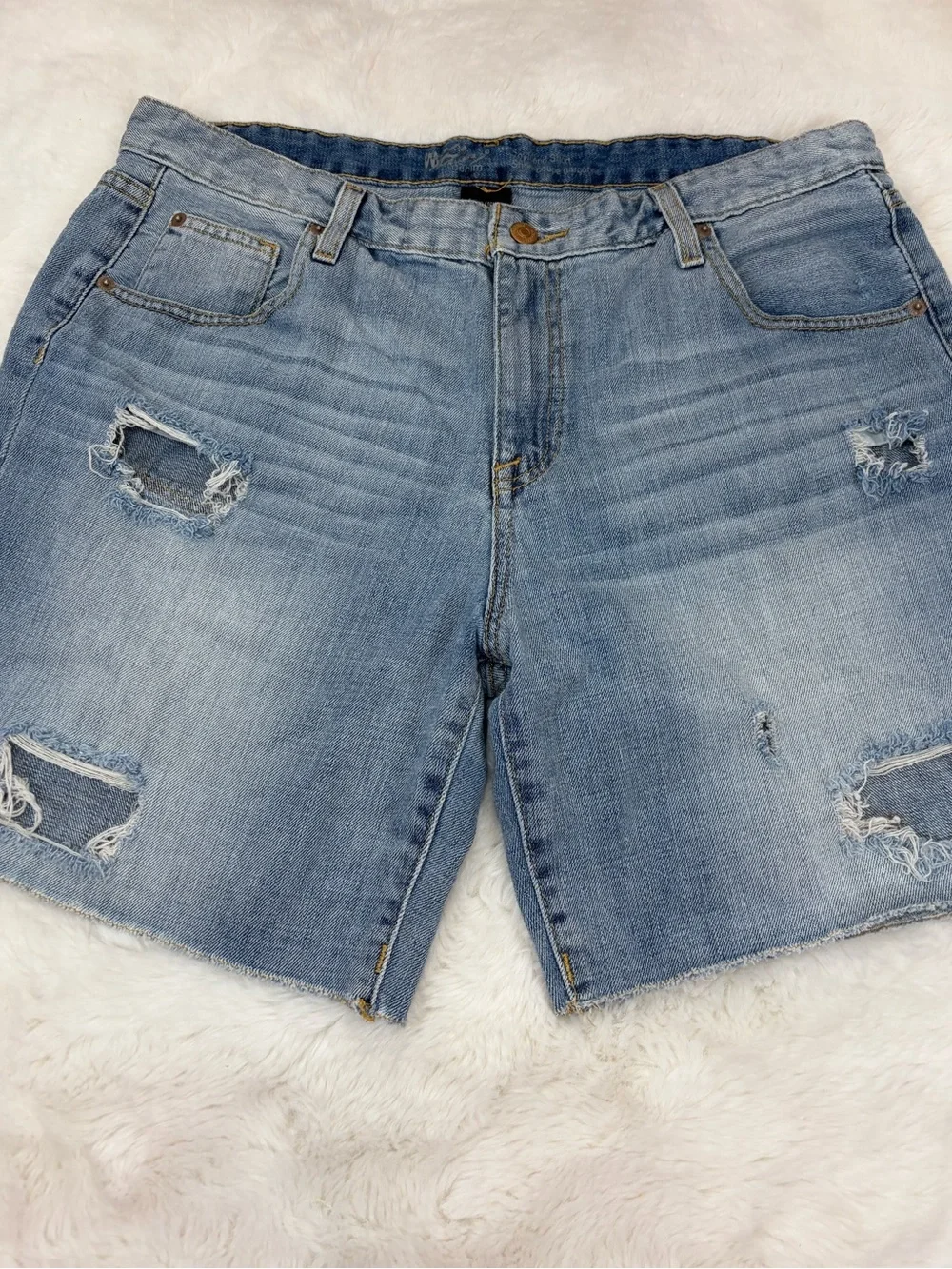 Mossimo Denim Boyfriend Shorts Distressed HighRise 100%Cotton Women’s Size 14/32